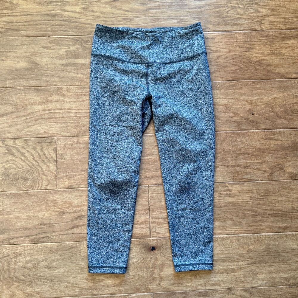 Victoria's Secret VSX Sport Knockout Capri Leggings Size S Heather Gray